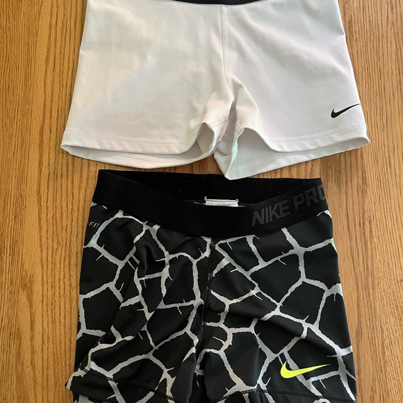 2 Nike Pro Tight Shorts Womens Sz Small Dri Fit - Picture 2 of 10